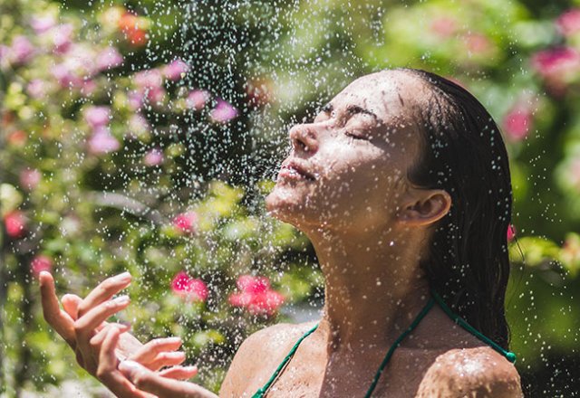 How to restore your skin and hair's hydration with pure filtered water.